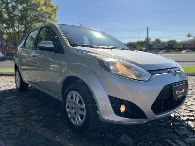 FORD - FIESTA - 2014/2014 - Prata - Sob Consulta