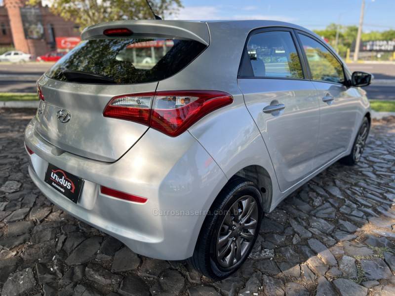 HYUNDAI - HB20 - 2017/2017 - Prata - Sob Consulta