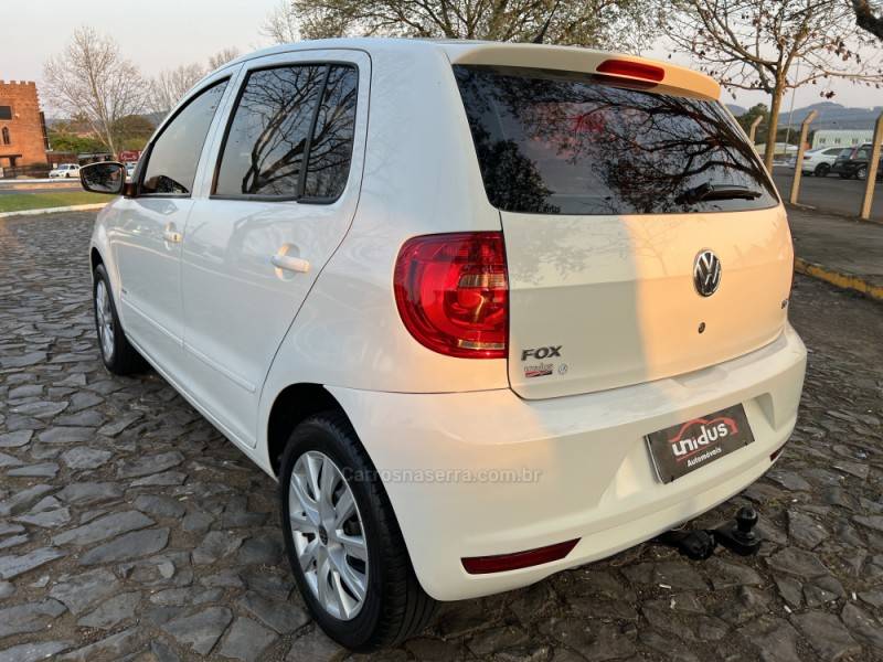 VOLKSWAGEN - FOX - 2014/2014 - Branca - R$ 47.900,00