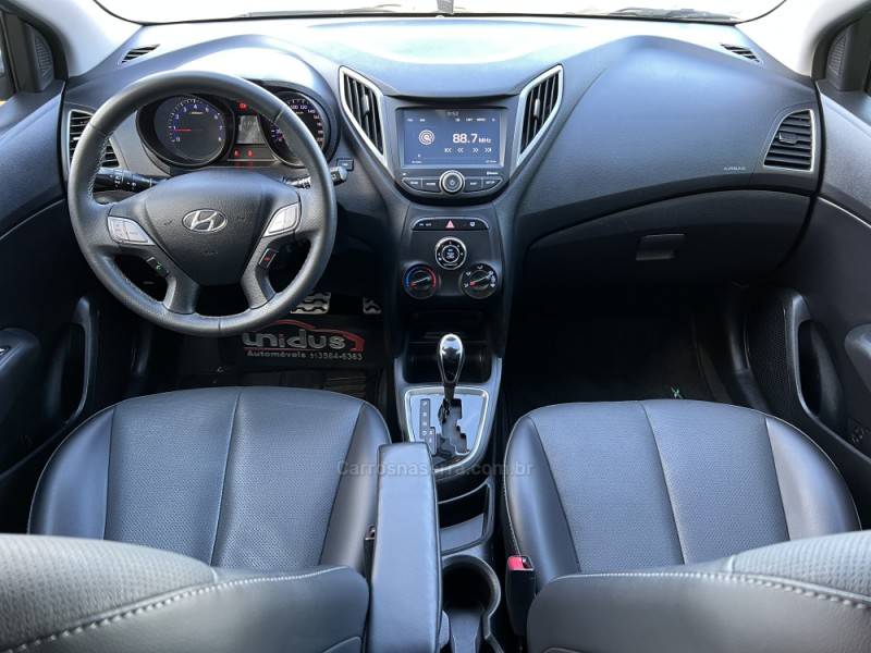HYUNDAI - HB20X - 2015/2015 - Prata - Sob Consulta