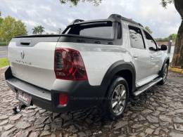 RENAULT - OROCH - 2016/2016 - Prata - Sob Consulta