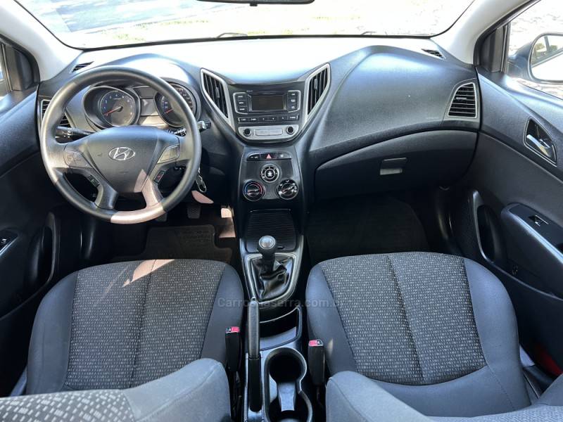 HYUNDAI - HB20 - 2017/2017 - Prata - Sob Consulta