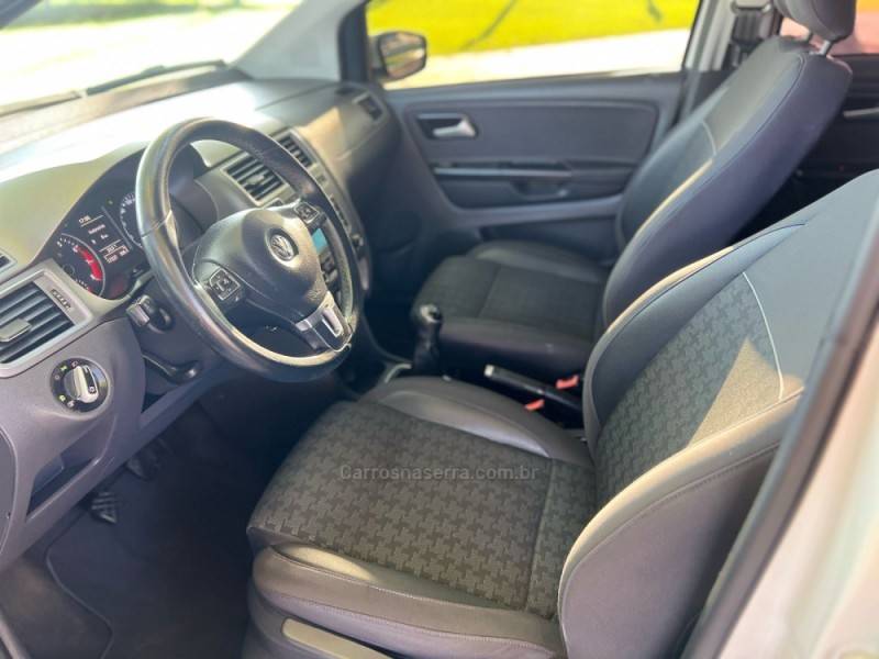 VOLKSWAGEN - FOX - 2015/2015 - Branca - R$ 52.900,00