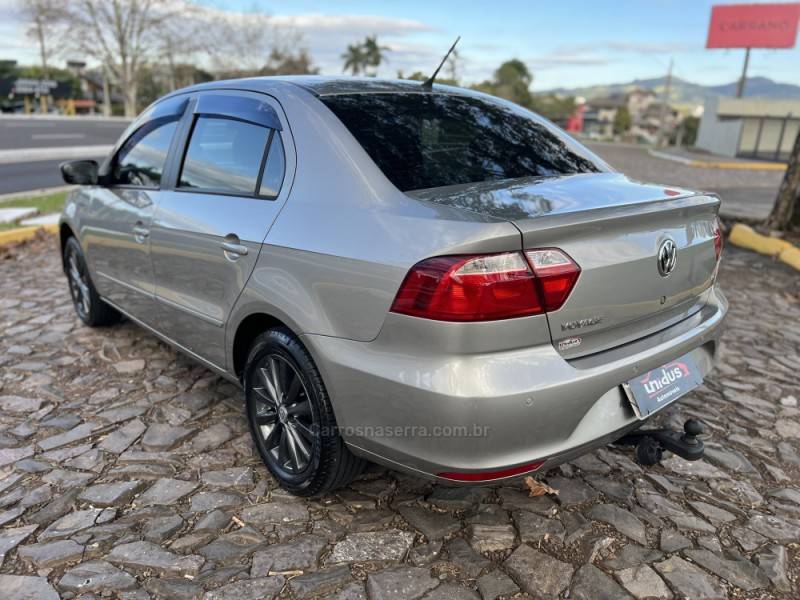VOLKSWAGEN - VOYAGE - 2014/2014 - Cinza - Sob Consulta