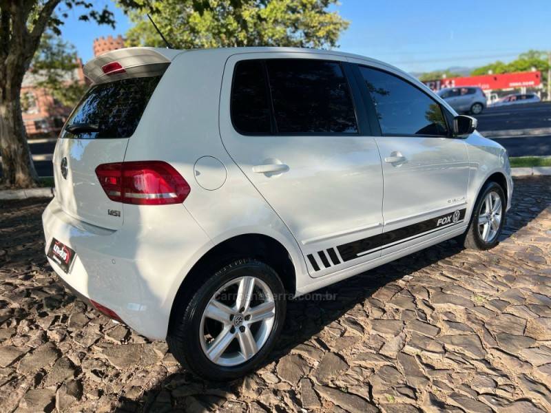VOLKSWAGEN - FOX - 2015/2015 - Branca - R$ 52.900,00