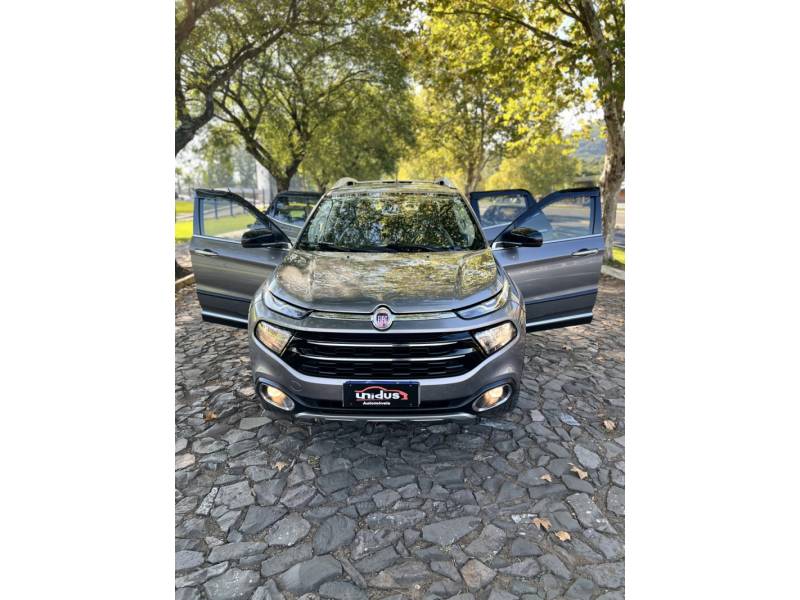 FIAT - TORO - 2018/2018 - Cinza - R$ 114.900,00