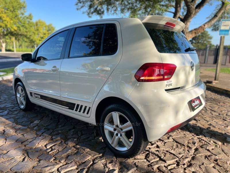 VOLKSWAGEN - FOX - 2015/2015 - Branca - R$ 52.900,00