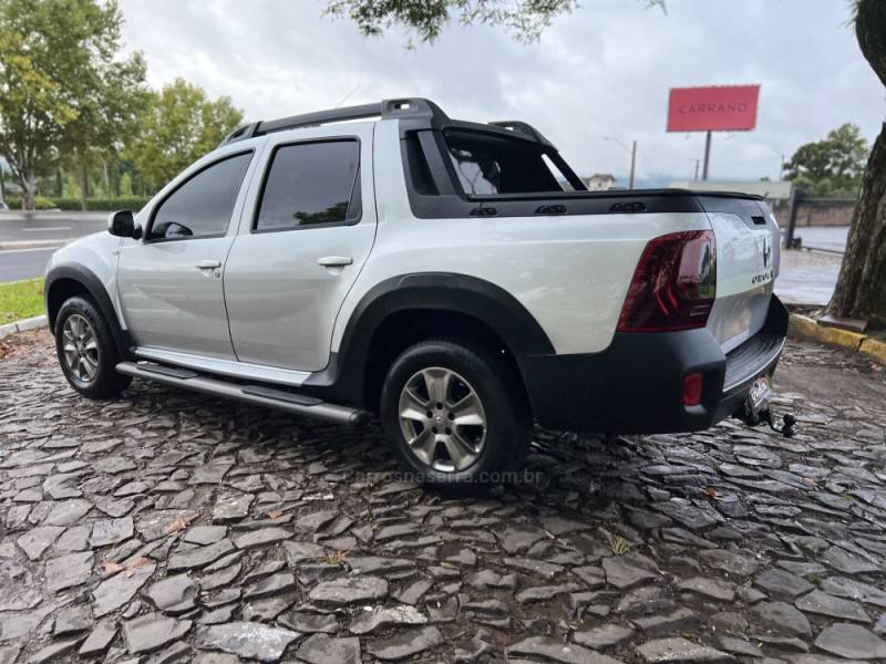 RENAULT - OROCH - 2016/2016 - Prata - Sob Consulta