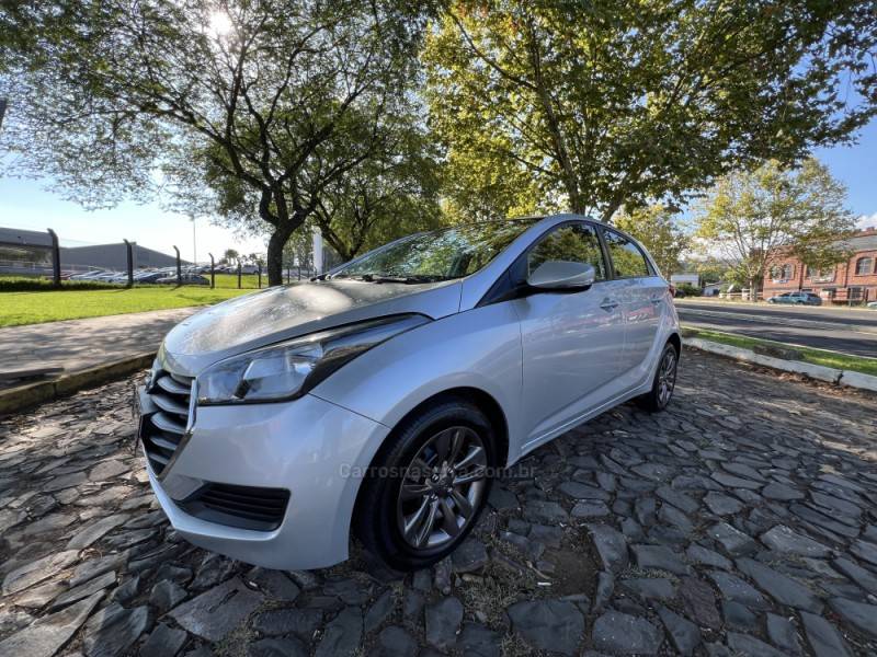 HYUNDAI - HB20 - 2017/2017 - Prata - Sob Consulta