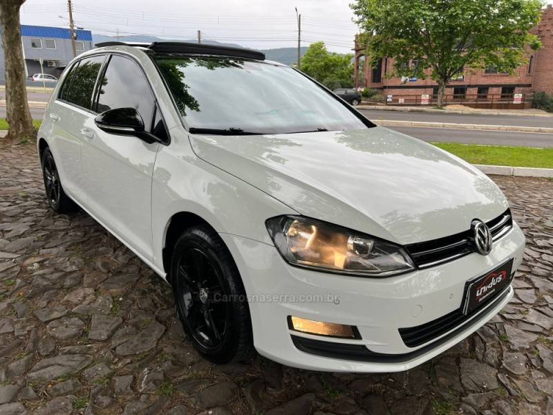 VOLKSWAGEN - GOLF - 2014/2014 - Branca - R$ 84.900,00