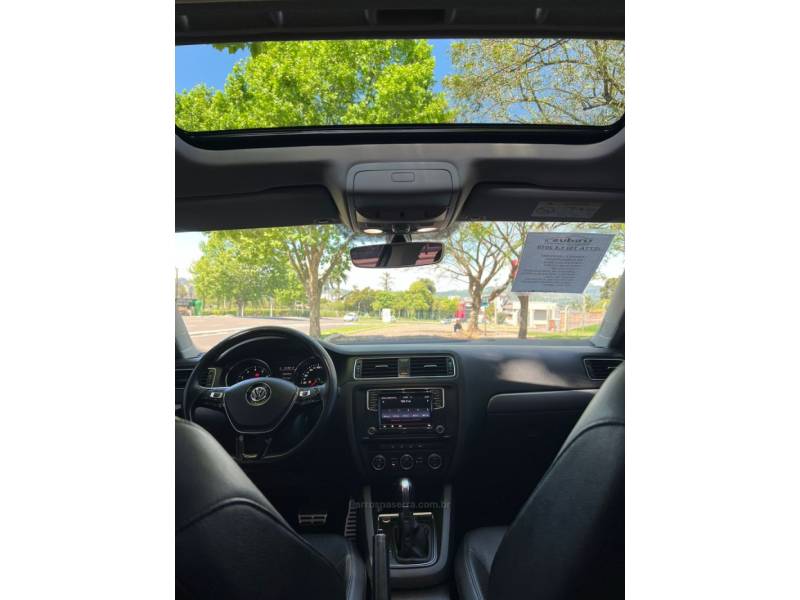 VOLKSWAGEN - GOLF - 2014/2014 - Branca - R$ 84.900,00