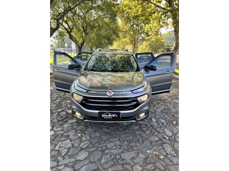 FIAT - TORO - 2018/2018 - Cinza - R$ 114.900,00